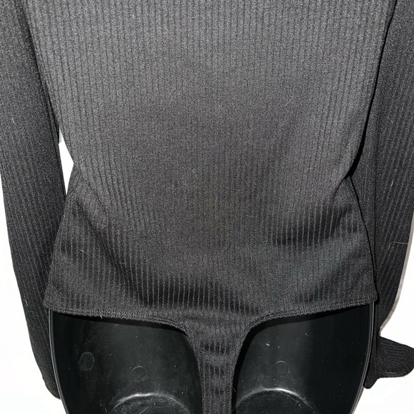 ASTR The Label Brand New Long Sleeve Cutout Choker Bodysuit in Black - Picture 6 of 16